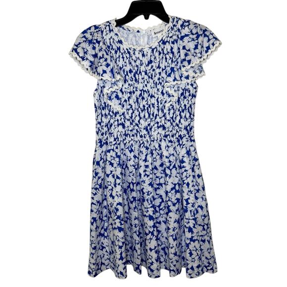 &MERCI Dresses & Skirts - &MERCI White and Blue Floral Summer Dress Ruffle Sleeves Pockets Womens Medium